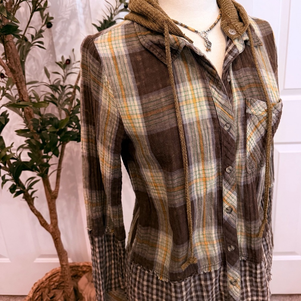Hooded Button-Up Shirt Soft Plaid Raw Hemline - Picture 3 of 8